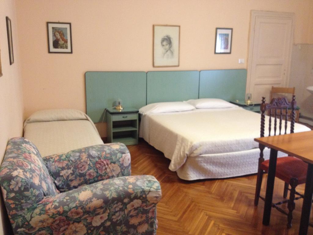 Camera Familiare con Bagno Privato Interno